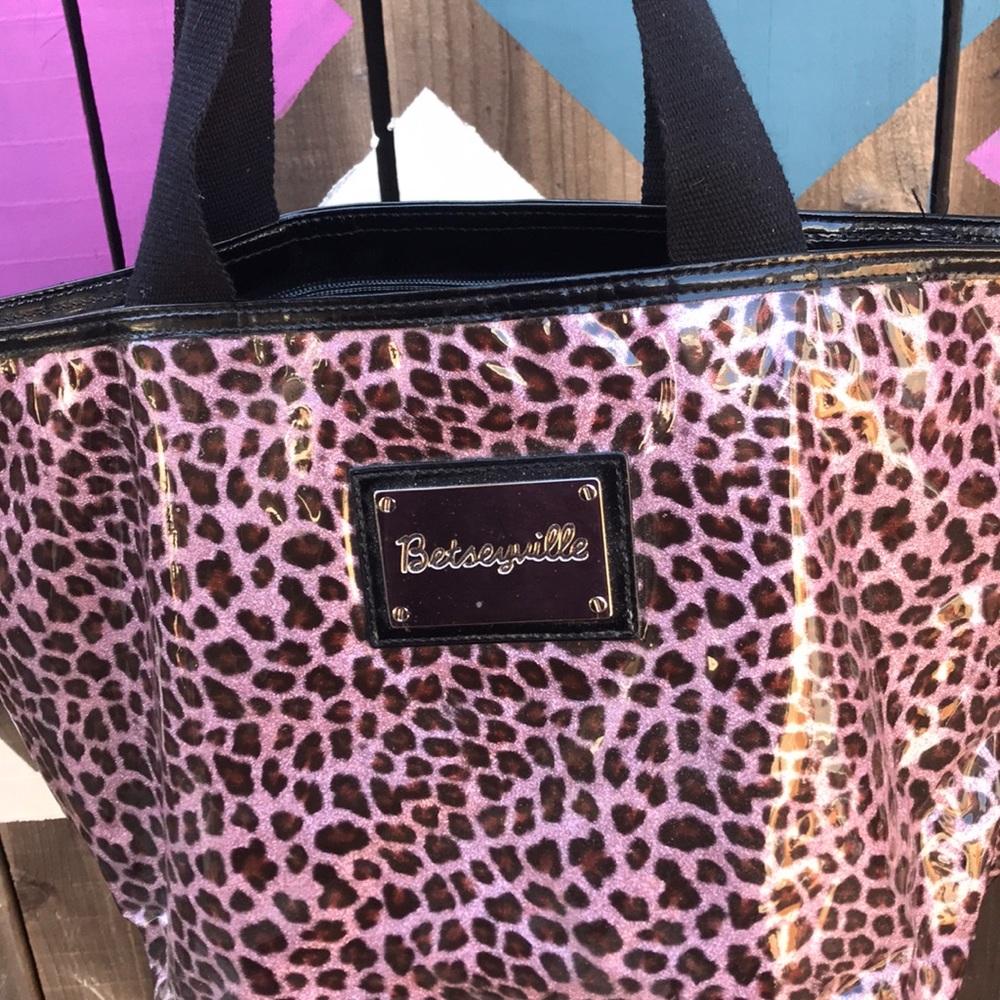 BETSEY JOHNSON LEOPARD PRINT PINK